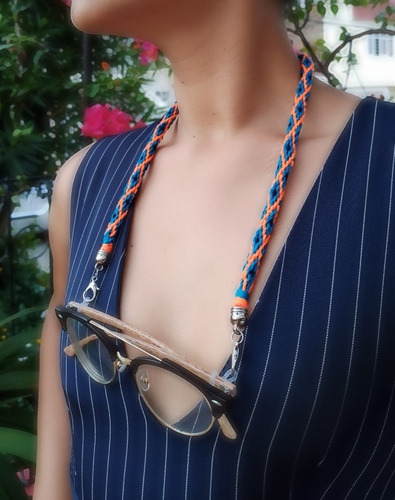 Imagen 3 de 5 de Cuelga Gafas De Rombos Tejido