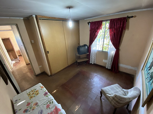Casa Con Potencial Comercial A 1 Cuadra De Metro Ecuador