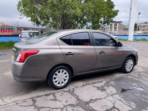 Nissan Versa 1.6 Advance