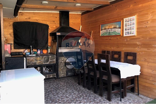 Casa Con Piscina, Quincho Y Cocina Renovada