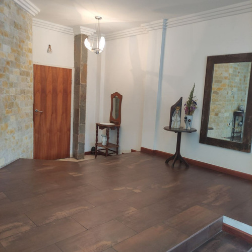 Townhouse En Venta Urbanización Barrio Sucre Código 224834