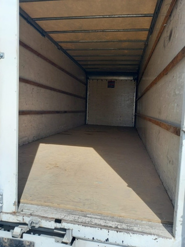 Imagen 6 de 7 de Isuzu Elf 600