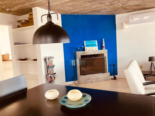 Alquiler Verano Apartamento De 3 Dormitorios + Servicio, Con Vista Al Mar.
