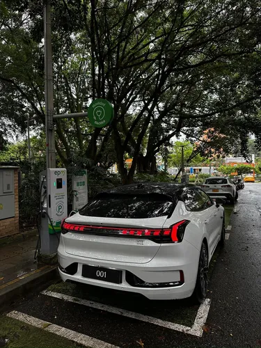 Zeekr 001 Flagship Awd