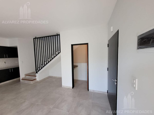 Imagen 5 de 25 de Dúplex 3 Ambientes Venta Castelar