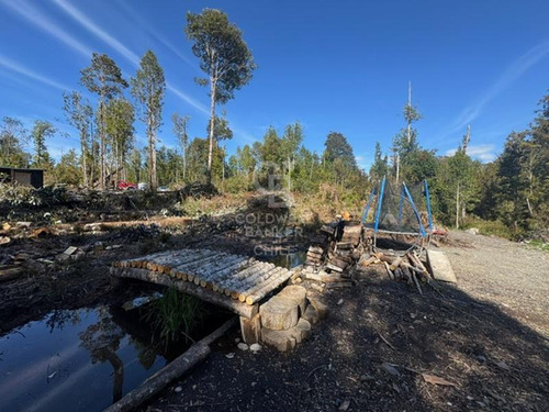 Parcela Con Dos Casas Sin Terminar En Camino A La Colonia