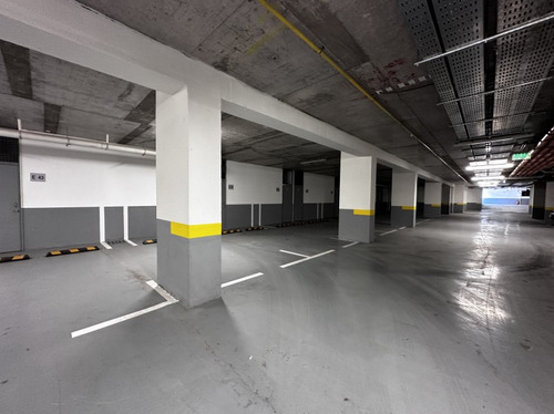 Arriendo Nuevo Metro Macul, 2 Dorm. Bodega. Estacionamiento.