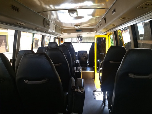 Imagen 10 de 12 de Kia Combi 2002 Microbus