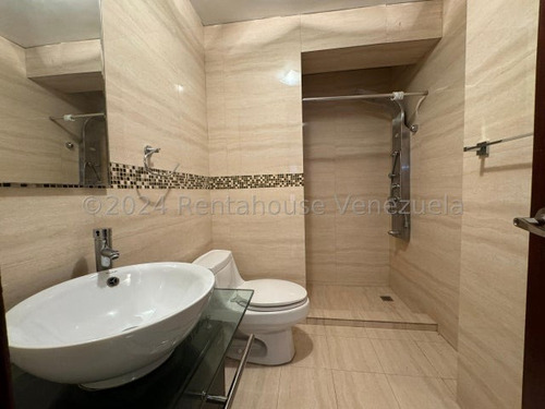 Agp Apartamento En Venta En San Román, Listo Para Mudarse, Con Excelente Vista, Sin Falla De Agua 24-17464 Ys