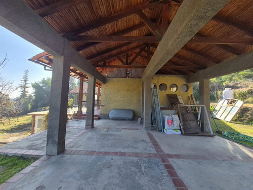 Casa En Arriendo De 5 Dorm. Condominio Nogales Machalí