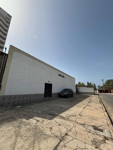 En Venta Amplio Galpón O Depósito
