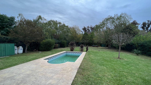 Casa En Venta - 3 Dormitorios 4 Baños - Cochera - 1.500mts2 - General Rodríguez