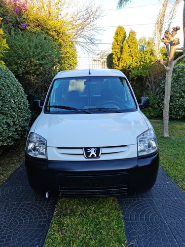 Imagen 3 de 9 de Peugeot Partner 2013 1.4 Furgon Presence Aa