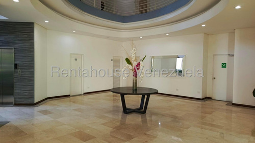 Sb Alquiler Atrium, Es Un Exclusivo Conjunto Residencial Ubicado En El Rosal, Cuenta Con 134,72 Mts2