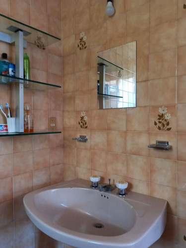 Casa Sola En Lomas De Atzingo, Cuernavaca, Morelos - Ber-1024-cs*