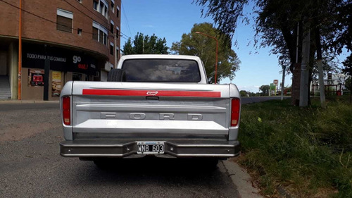 Ford F 100 Deluxe
