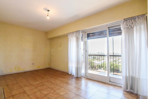 Venta Depto 4 Amb Con Balcón Y Cochera Luminoso