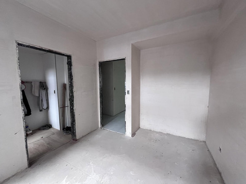 Argerich 1700- Departamento De 2 Ambientes Al Frente Con Dormitorio En Suite.
