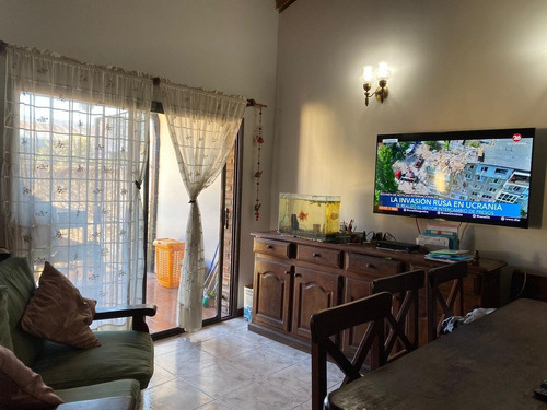Imagen 9 de 23 de Excelente Casa De 5 Ambientes.