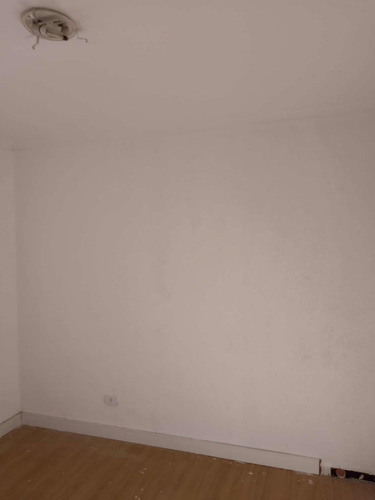 Apartamento Térreo Com 2 Dormitórios E Piso Vinílico