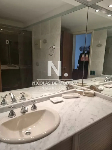 Apartamento En Venta De 3 Dormitorios En Peninsula , Punta Del Este