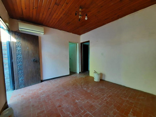 Imagen 4 de 15 de Venta De Casa 2 Dormi Zona Sur.