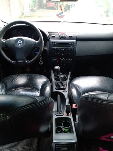 Imagem 13 de 14 de Fiat Stilo 2005 1.8 8v 5p