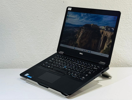 Laptop Dell Latitude E7470, 8 Ram, Disco Sólido, Windows 11 (Usado)