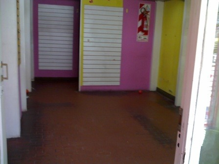 Imagen 8 de 9 de En Alquiler En Caseros Centro Local Con Baño De 25 M2 Mas Entre Piso De 23m2 Varios Destinos F: 3016