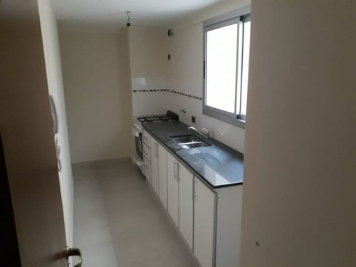 Imagen 3 de 13 de Departamento En Venta En La Plata