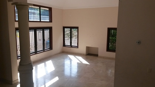 Casa 2 Niveles En Alameda - Res. Privado