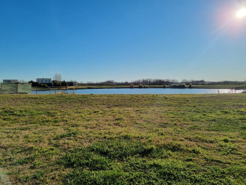 Imagen 3 de 4 de Lote En Venta Al Agua En San Sebastián Area 10.