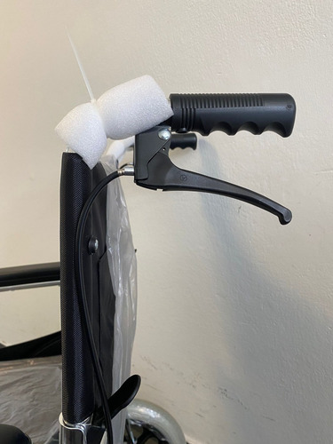 Imagen 5 de 8 de Silla De Ruedas De Apartamento En Aluminio