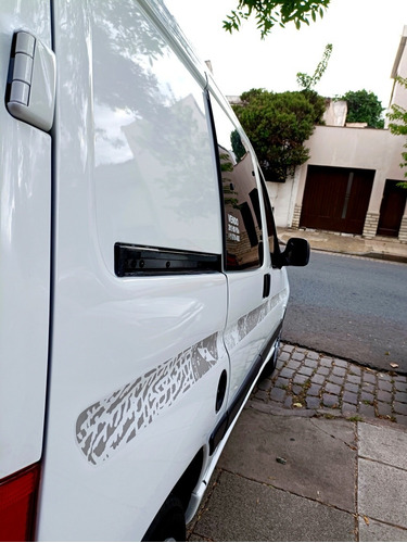 Imagen 13 de 24 de Peugeot Partner 2015 1.6 Hdi Furgon 5as Doble Puerta Lateral