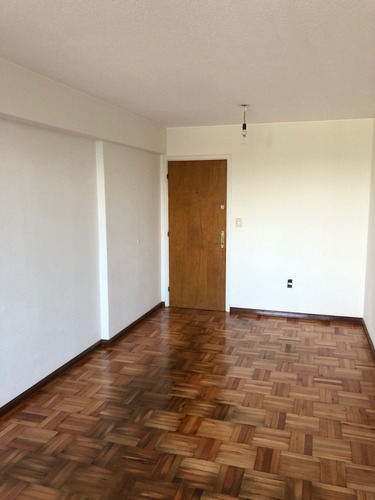 Complejo Martin Fierro , Torre Apto 2 Dor Con Garaje Impecable .