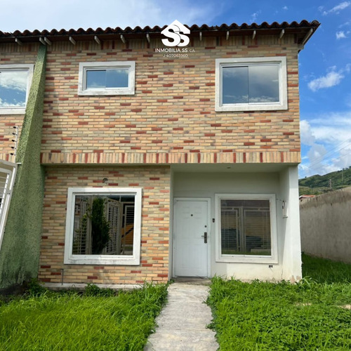 Townhouse En Venta - Obra Limpia - San Pablo, Turmero