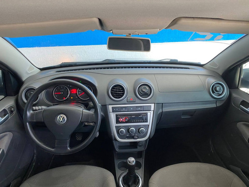 Imagem 12 de 15 de Volkswagen Voyage 1.0 Mi 8v Flex 4p Manual 2012 Prata