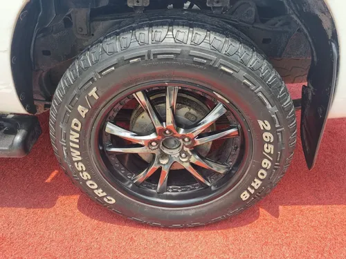 Toyota Hilux 2.7 MT 4X2