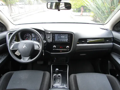Mitsubishi Outlander 2.4 Kaiteki At 7 Psj