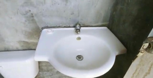 Alquiler De Local Comercial De 300m2 Con Excelente Ubicación