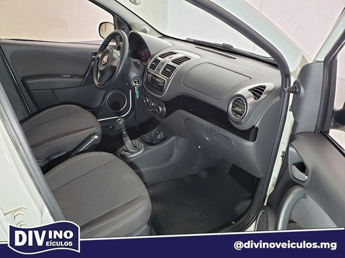 Imagem 2 de 6 de Fiat Palio Attractive