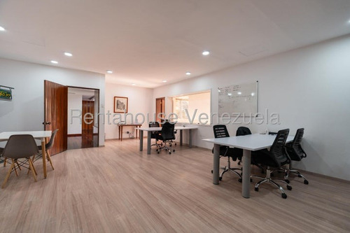 Ana Torres. Casa Comercial En Venta 25-20402 En Altamira