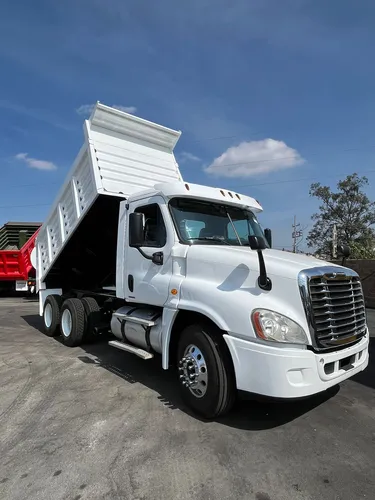 comprar Freightliner Cascadia Volteo De 14 Mts