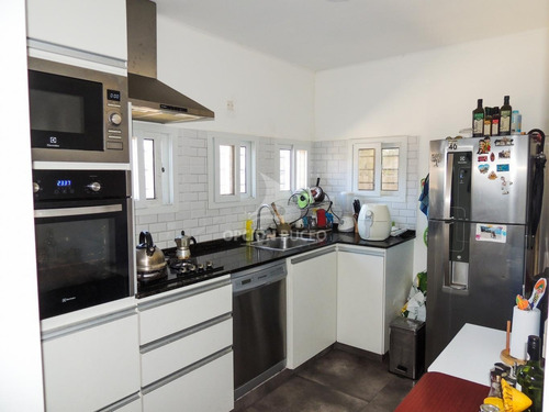 Imagen 8 de 17 de Venta De Casa 3 Dormitorios En Tres Cruces, Montevideo.