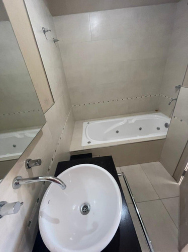 Imagen 25 de 25 de Excelente Mono Ambiente Vista A La Bahía, Con Cochera .- Venta