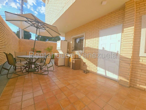 Townhouse En Venta Urbanizacion La Arboleda, Maracay. Ljsa 25-19023