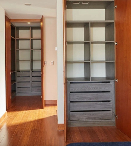 Luminoso Departamento En Venta De 2 Dorm, Sector Oriente