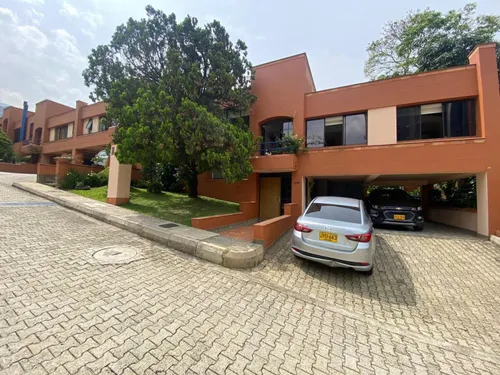 Casa En Venta En Los Balsos. Cod V12192