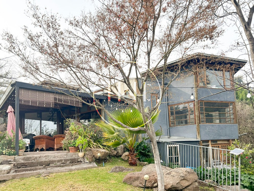 Espectacular Casa En La Reina, Con Gran Vista Hacia El Norte