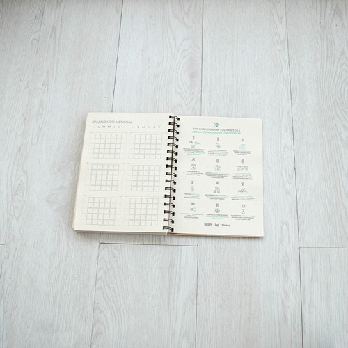 Imagen 6 de 10 de Kit Funda Estuche Porta Notebook 17 + Agenda Perpetua A5
